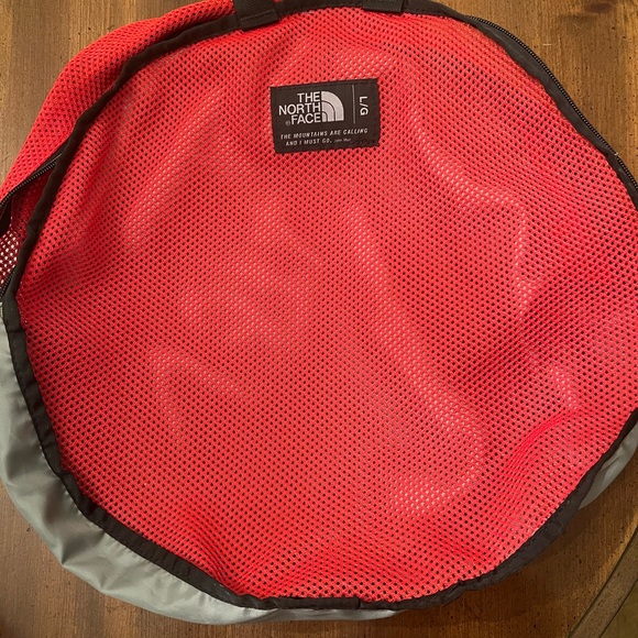 The North Face Base Camp Water-Resistant Duffle Bag Medium - Picture 4 of 11